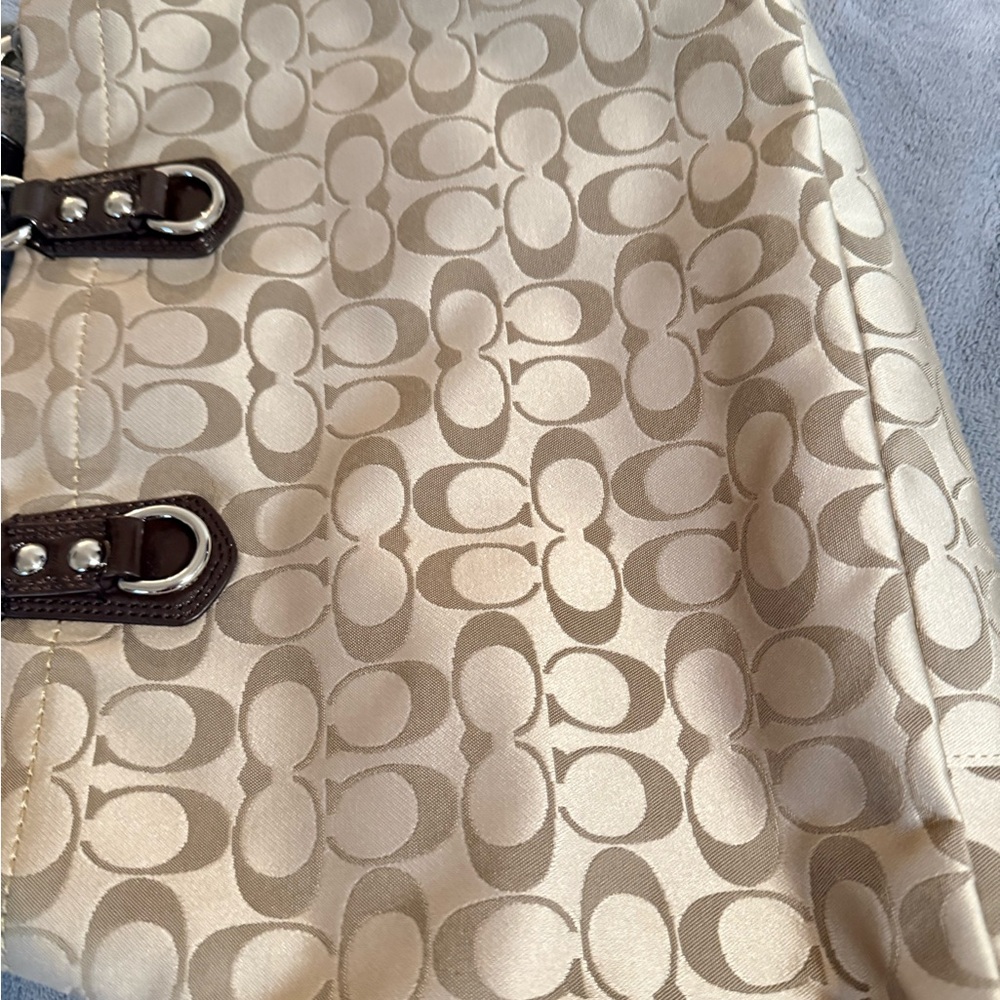 Coach Tan and Brown Signature Shoulder Bag excellent condition, satin bag - Picture 2 of 16